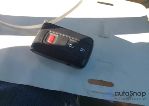 2005 Toyota Prius z USA, uszkodzony, nr VIN JTDKB20U153045763